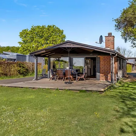 度假居 Orn - 5m From The Sea By Interhome *